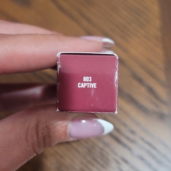 Mac lipstick (Captive #803) - Picture 6 of 9